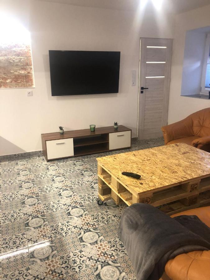 Apartamento Blisko Teatru 2 Wałbrzych Exterior foto