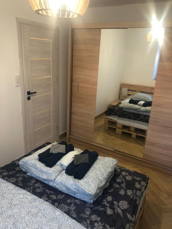 Apartamento Blisko Teatru 2 Wałbrzych Exterior foto